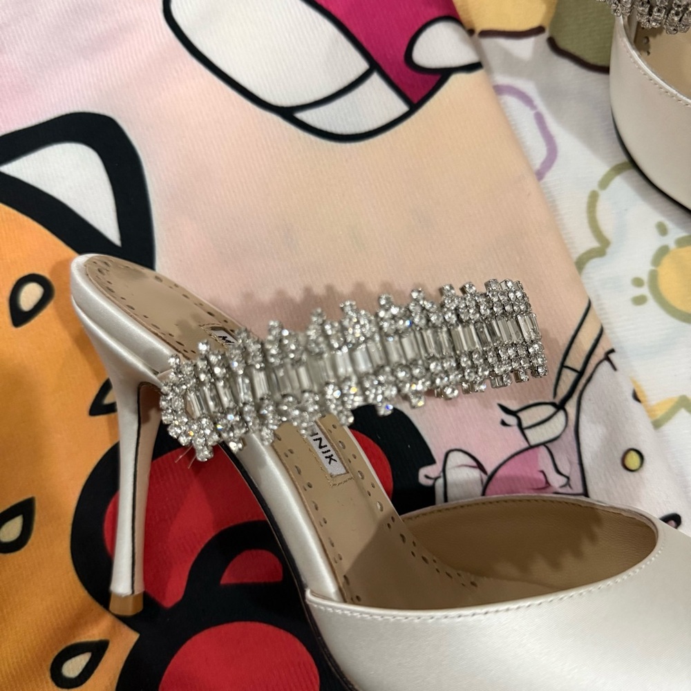 Manolo Blahnik Ivory Satin Pointed-Toe Slingbacks with Crystal Strap - Picture 7 of 8
